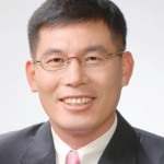 [건강칼럼] 차세대 굴절수술 '컨투라비젼' - 윤길중 밝은안과21병원장 이미지